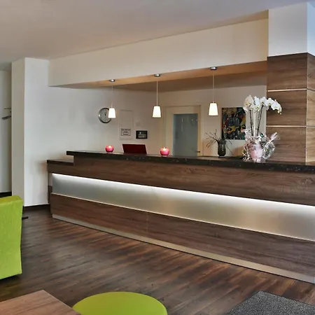 Zum Hirsch 3* 莱茵河畔韦尔特